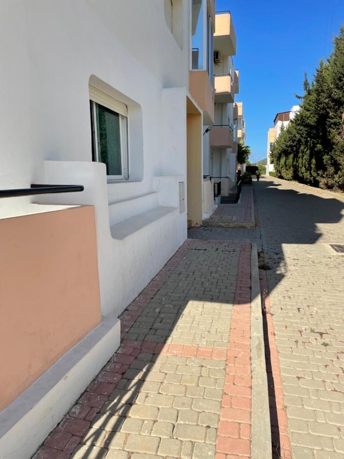 Joli Appartement Balneaire Avec Piscine Tânger Exterior foto